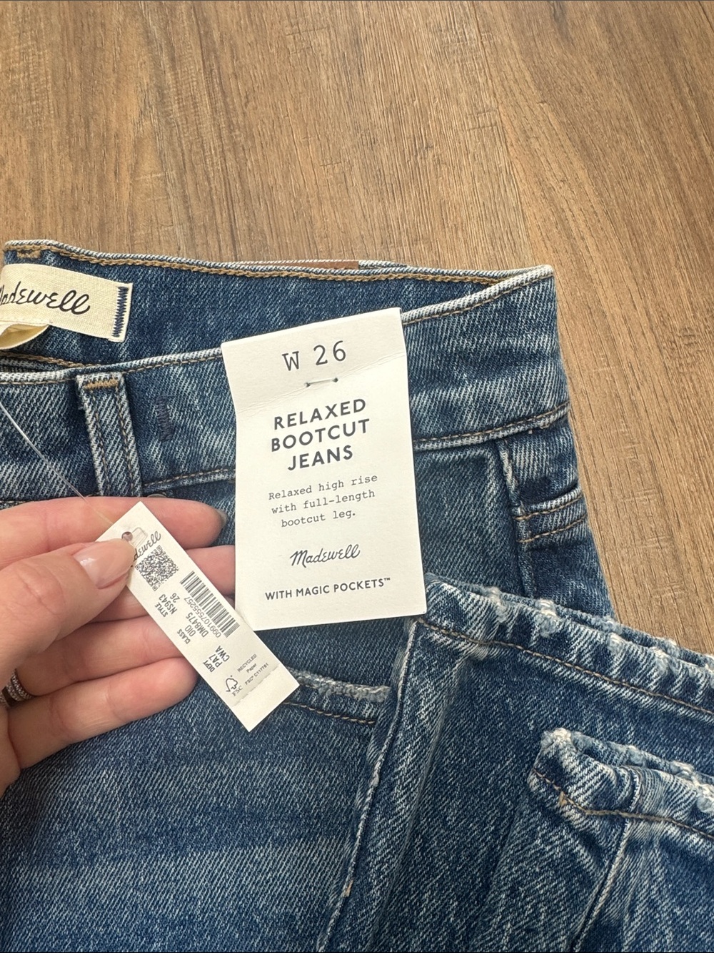 Madewell Relaxed Bootcut Women’s Jeans - Conchk Wash - Picture 2 of 3